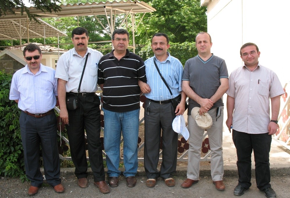 12 Haziran 2010 Otobüs Beklerken Bir Poz